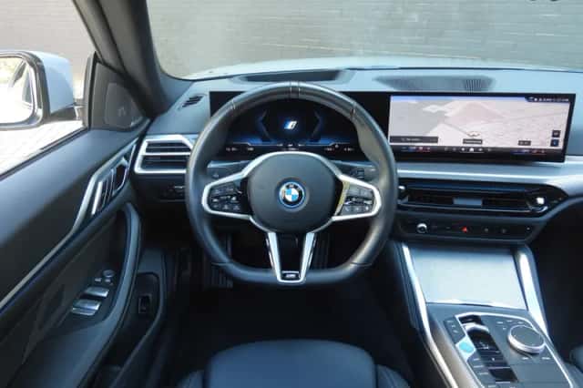 BMW i4 (2025) thumbnail 2