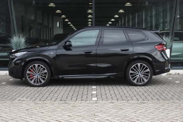 BMW iX1 (2025) thumbnail 5