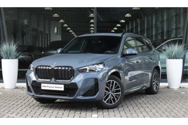 BMW iX1 (2023) thumbnail 1