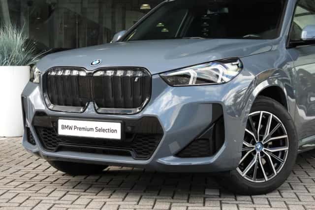 BMW iX1 (2023) thumbnail 6