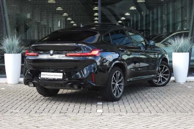 BMW X4 (2023) thumbnail 4