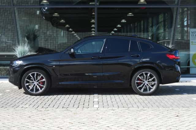 BMW X4 (2023) thumbnail 5
