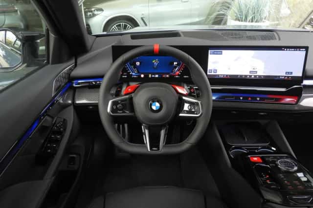 BMW M5 (2026) thumbnail 2