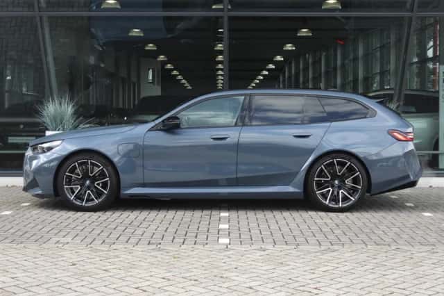 BMW M5 (2026) thumbnail 5