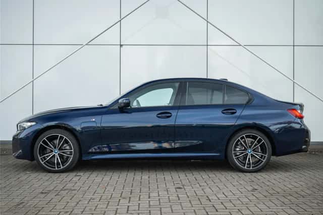 BMW 3-Serie (2024) thumbnail 2