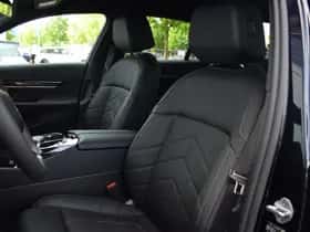 BMW i5 (2026) thumbnail 4