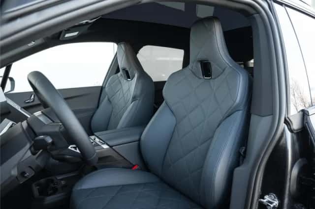 BMW iX (2026) thumbnail 4