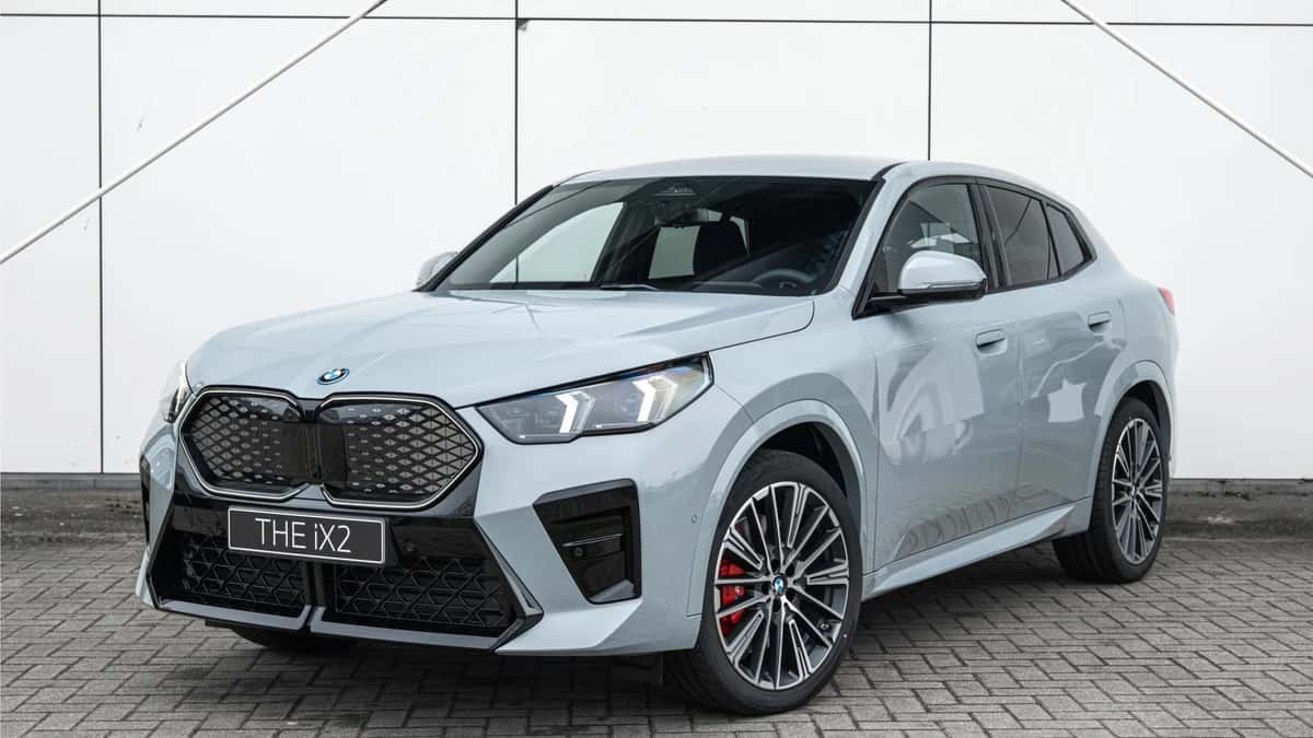 BMW iX2 (2026) — foto 1
