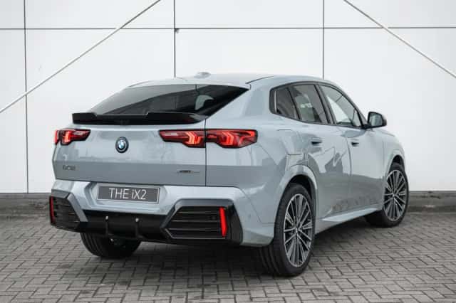 BMW iX2 (2026) thumbnail 2