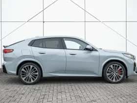 BMW iX2 (2026) thumbnail 15