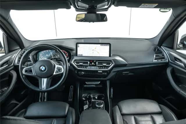 BMW X3 (2022) thumbnail 3