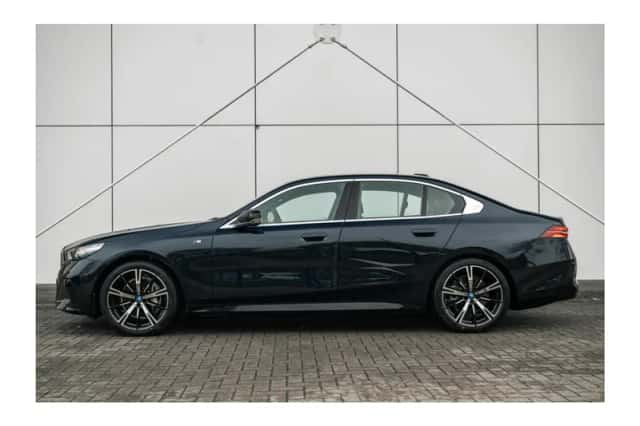 BMW i5 (2026) thumbnail 2