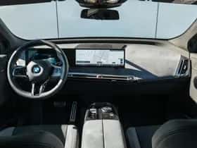 BMW iX (2025) thumbnail 3