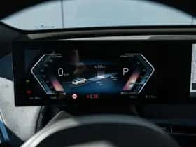 BMW iX (2025) thumbnail 26