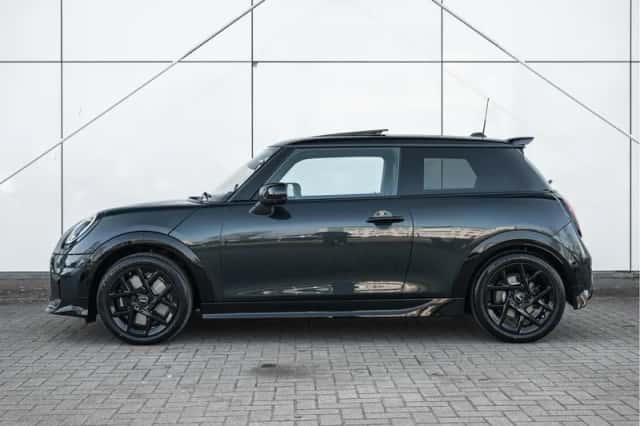 MINI Hatchback (2026) thumbnail 2