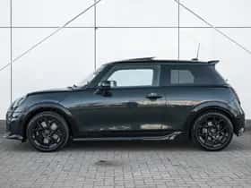 MINI Hatchback (2026) thumbnail 2
