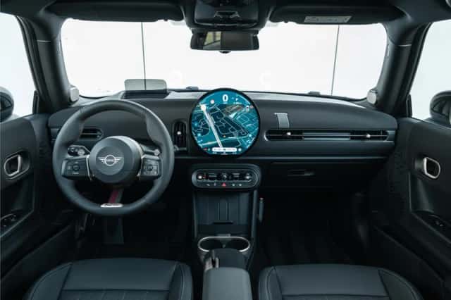 MINI Hatchback (2026) thumbnail 4