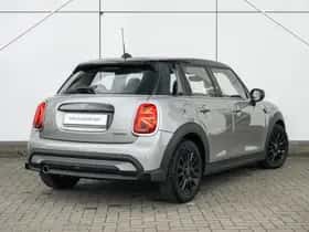 MINI Hatchback (2023) thumbnail 2