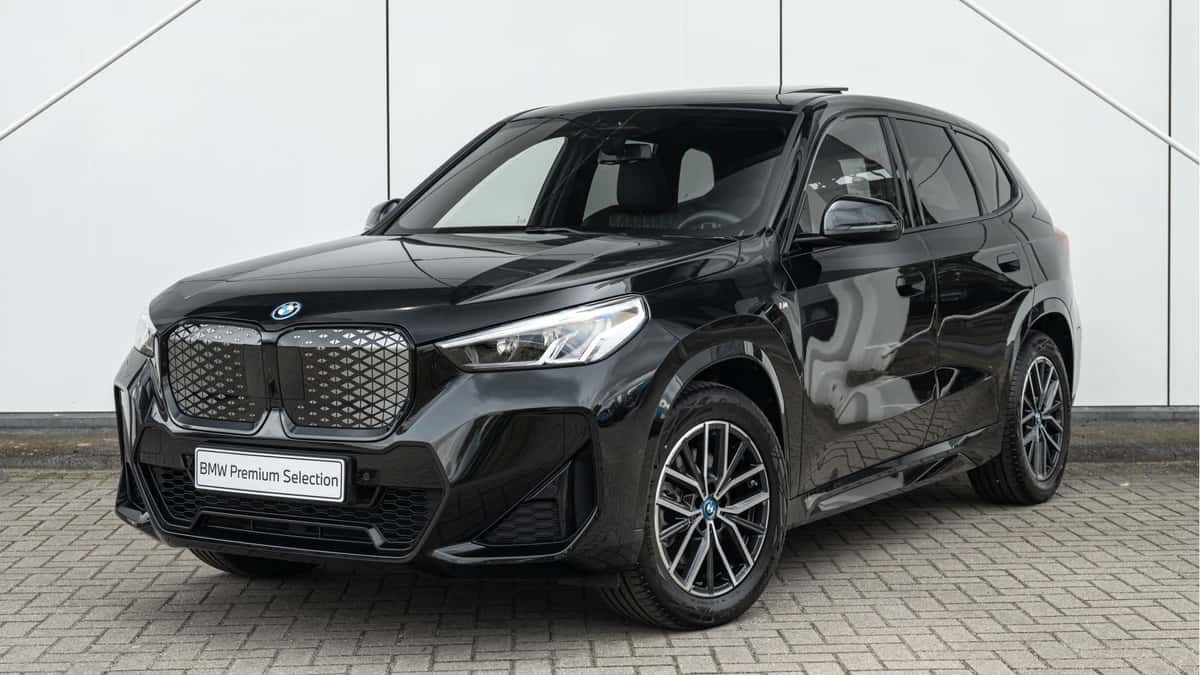 BMW iX1 (2024) — foto 1