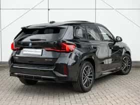 BMW iX1 (2024) thumbnail 2