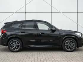 BMW iX1 (2024) thumbnail 13