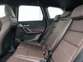 BMW iX1 (2024) thumbnail 5