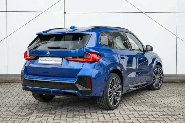 BMW iX1 (2025) thumbnail 2