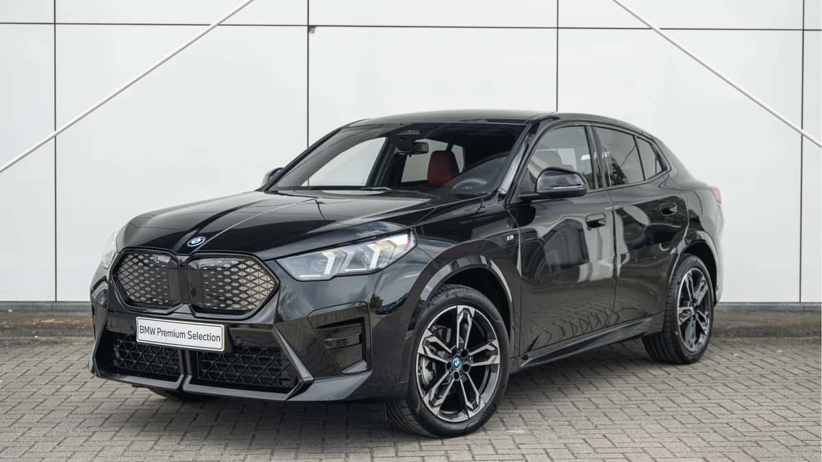 BMW iX2 (2026) — foto 1