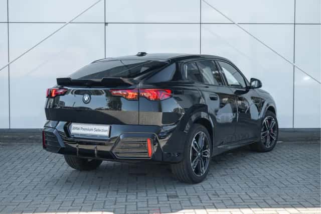 BMW iX2 (2026) thumbnail 2