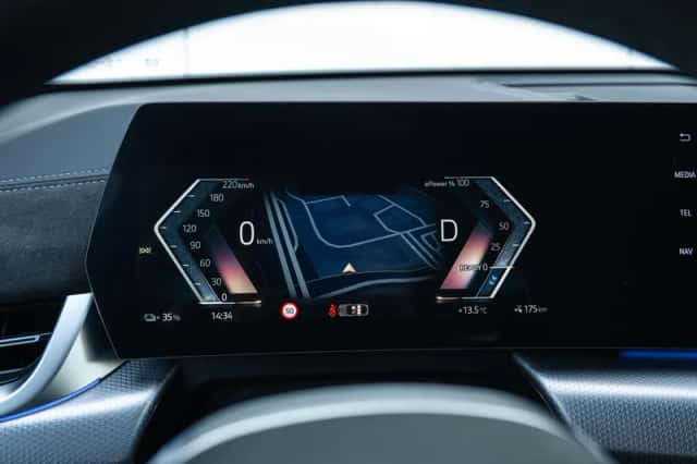 BMW iX2 (2026) thumbnail 6