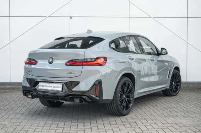 BMW X4 (2023) thumbnail 2