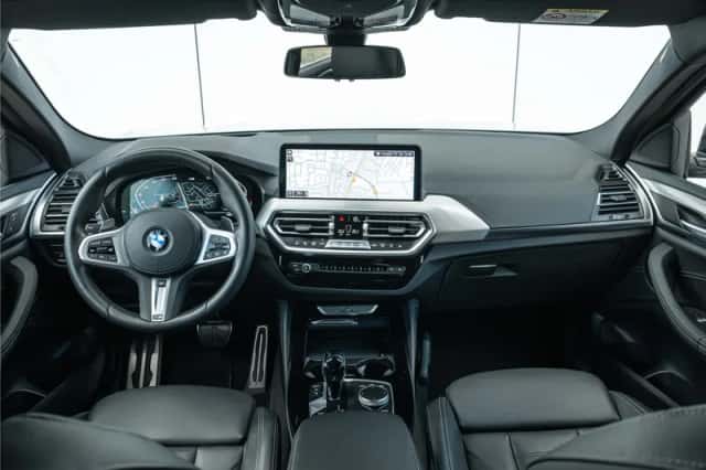 BMW X4 (2023) thumbnail 3