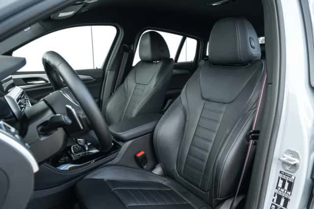 BMW X4 (2023) thumbnail 4