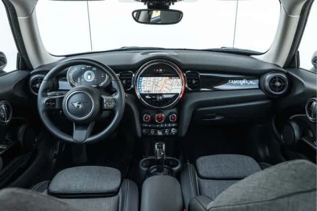 MINI Electric (2022) thumbnail 3