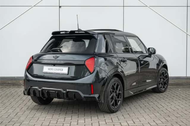 MINI Hatchback (2026) thumbnail 2