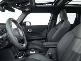 MINI Hatchback (2026) thumbnail 4