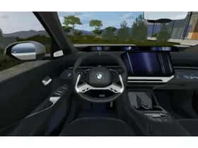 BMW iX3 (2026) thumbnail 7