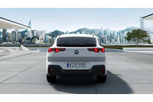 BMW iX2 (2026) thumbnail 4