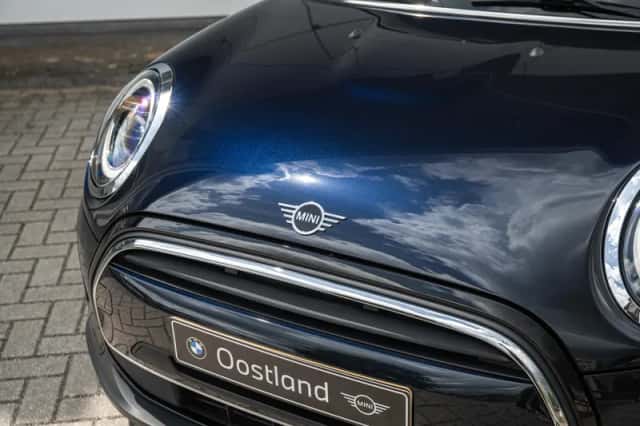 MINI Hatchback (2022) thumbnail 6