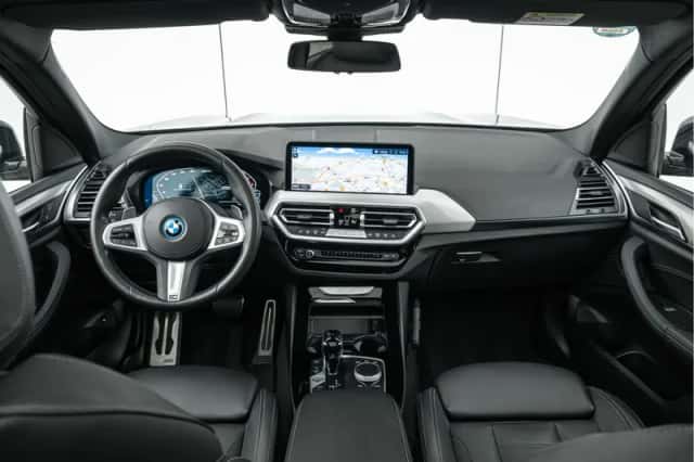 BMW X3 (2022) thumbnail 3