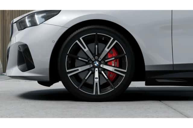 BMW i5 (2026) thumbnail 6