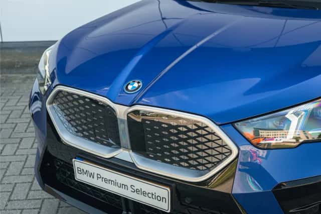 BMW iX2 (2026) thumbnail 2