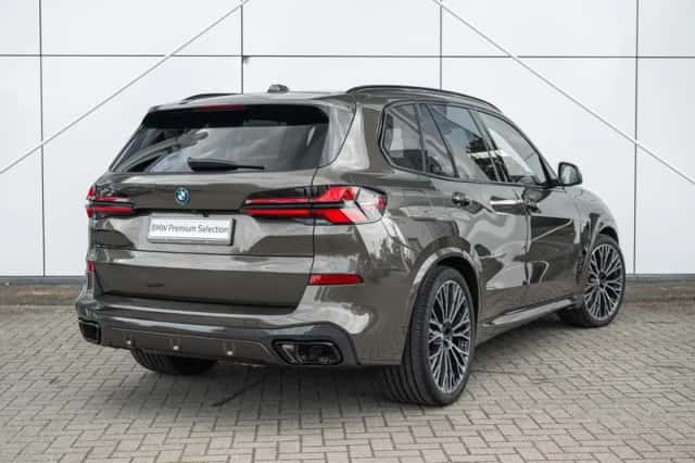 BMW X5 (2026) thumbnail 2