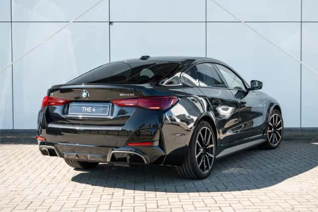 BMW i4 (2026) thumbnail 2
