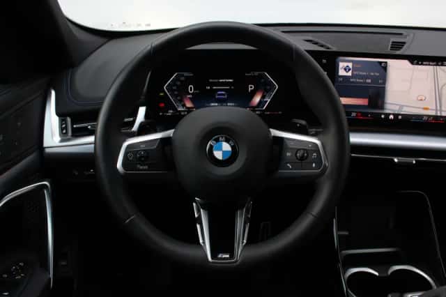 BMW X1 (2024) thumbnail 2