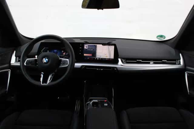 BMW X1 (2024) thumbnail 6