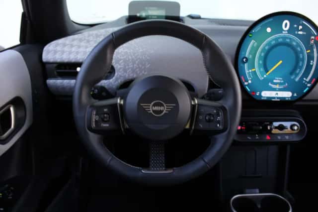 MINI Cabrio (2025) thumbnail 4
