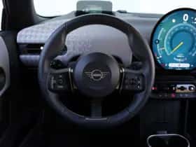 MINI Cabrio (2025) thumbnail 4
