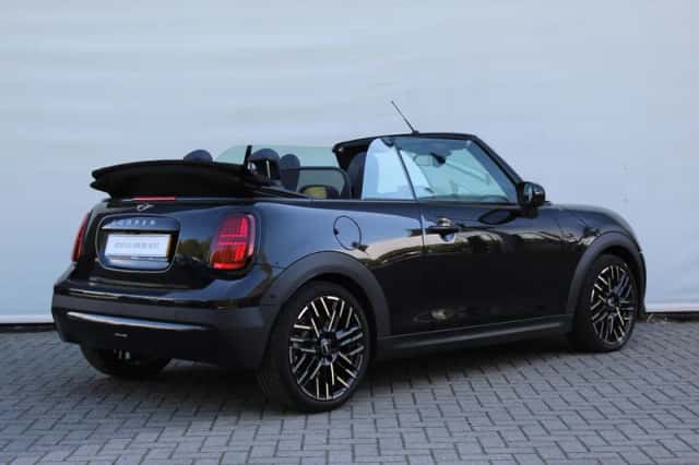MINI Cabrio (2025) thumbnail 6