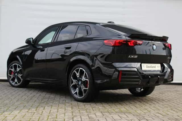 BMW iX2 (2026) thumbnail 3